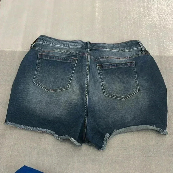 [16] Torrid Womens Metallic Stripe  Davenport Denim Cut-Off Shorts Plus Frayed - Picture 6 of 6